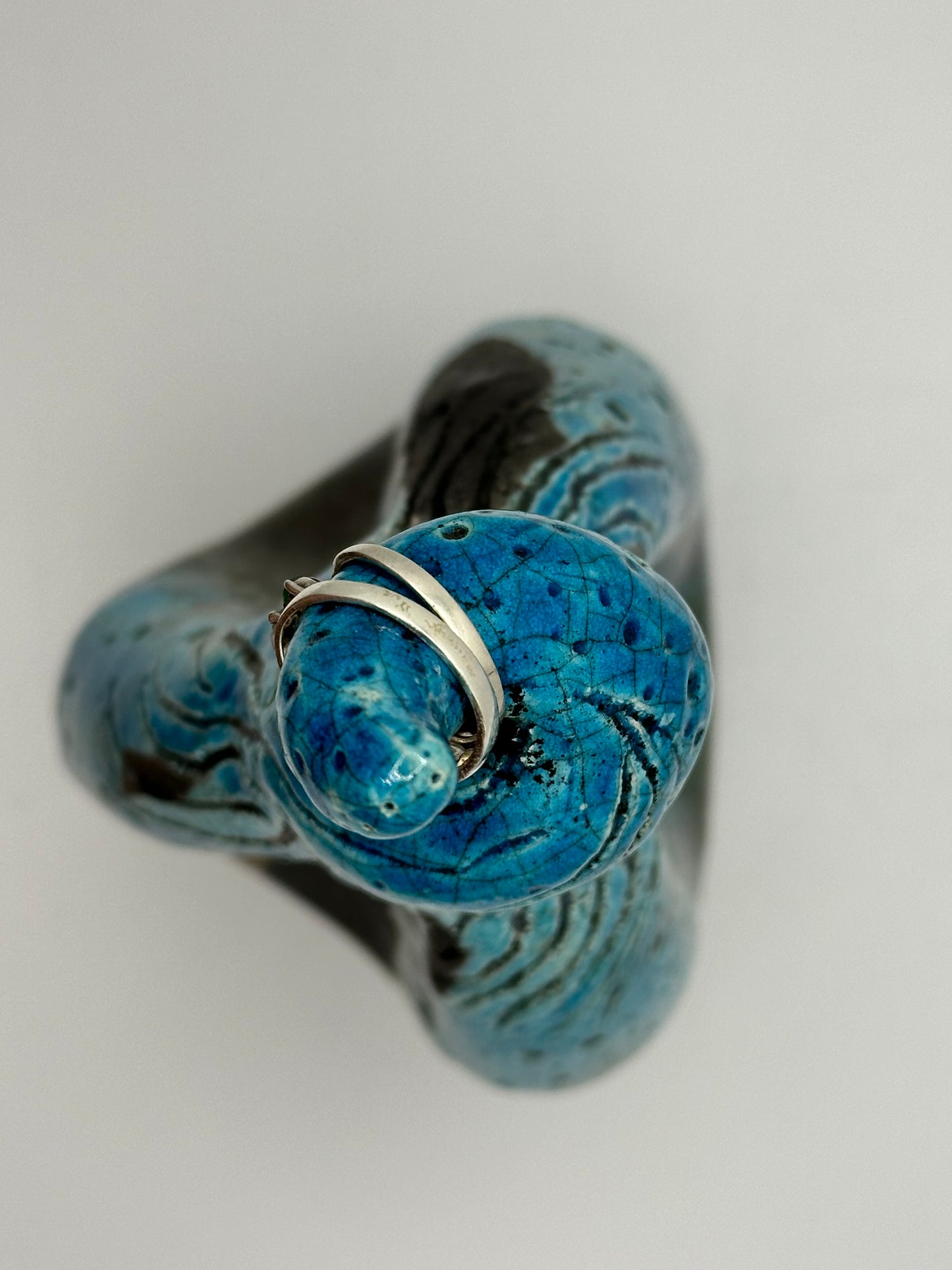 Raku ring holder